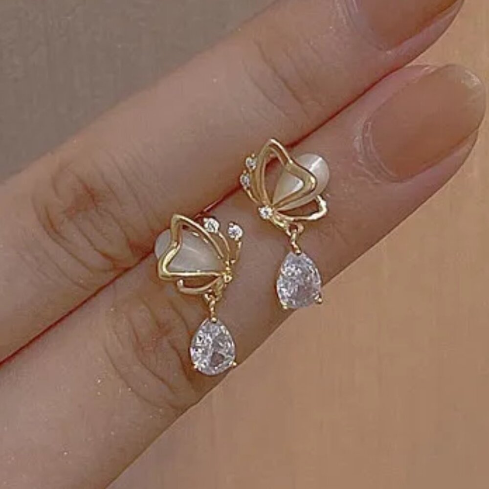 Nature's Dance Butterfly Gold Dangle Fashion Glam Y2K Earrings